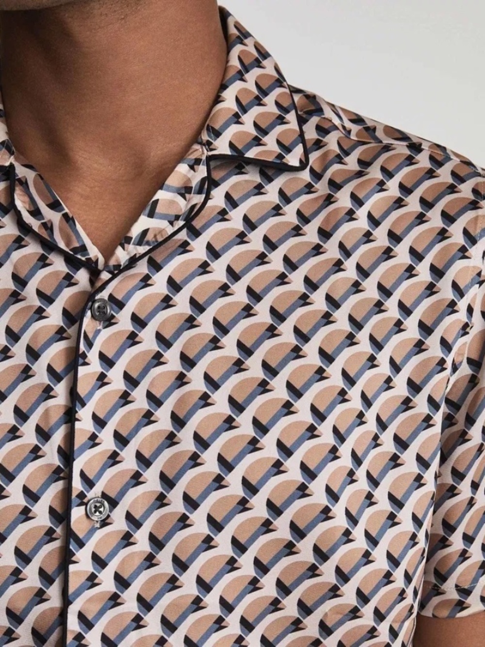 NEW REISS Haydon Printed Cuban Collar Shirt - Picture 3 of 11